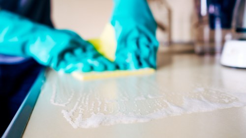 Local carpet cleaning service improving carpet freshness in Kentishtown